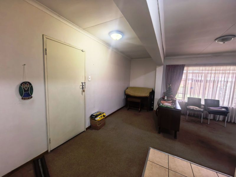 House For Sale in Die Hoewes - Photo 6