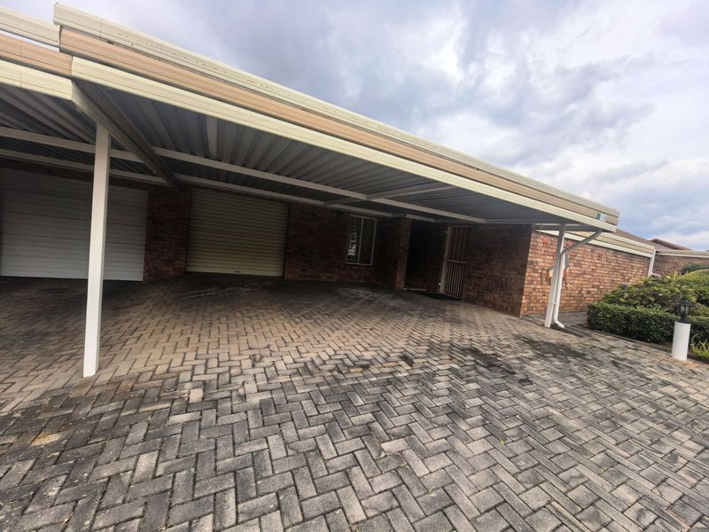 House For Sale in Die Hoewes - Photo 3