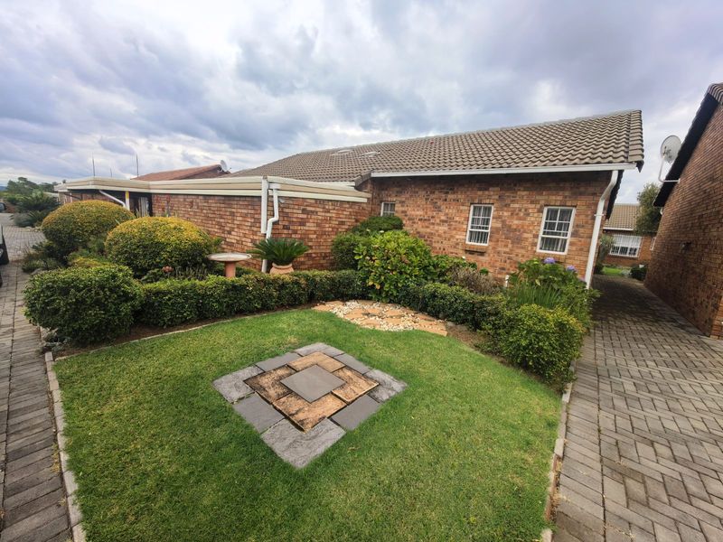 House For Sale in Die Hoewes - Photo 2