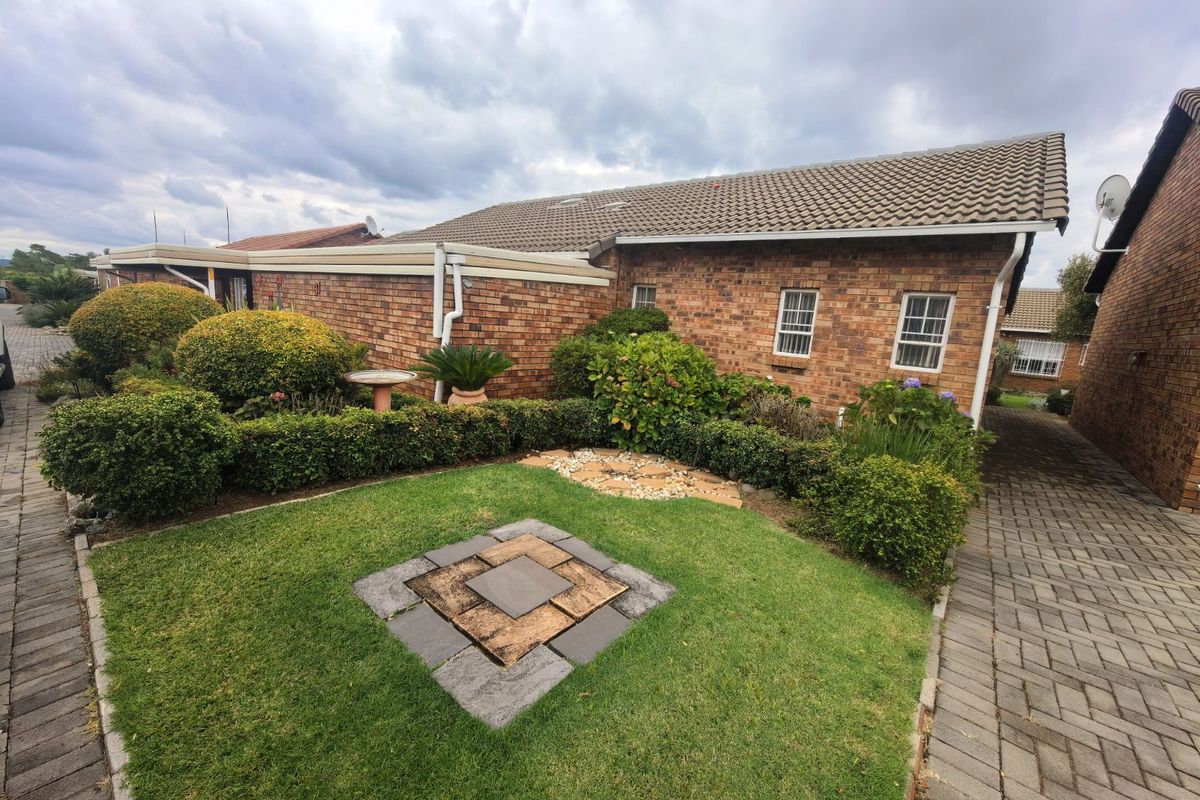 House For Sale in Die Hoewes - Photo 2