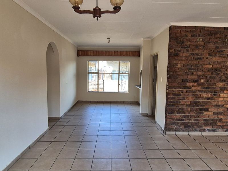 Townhouse For Sale in Lydenburg Central - Photo 8