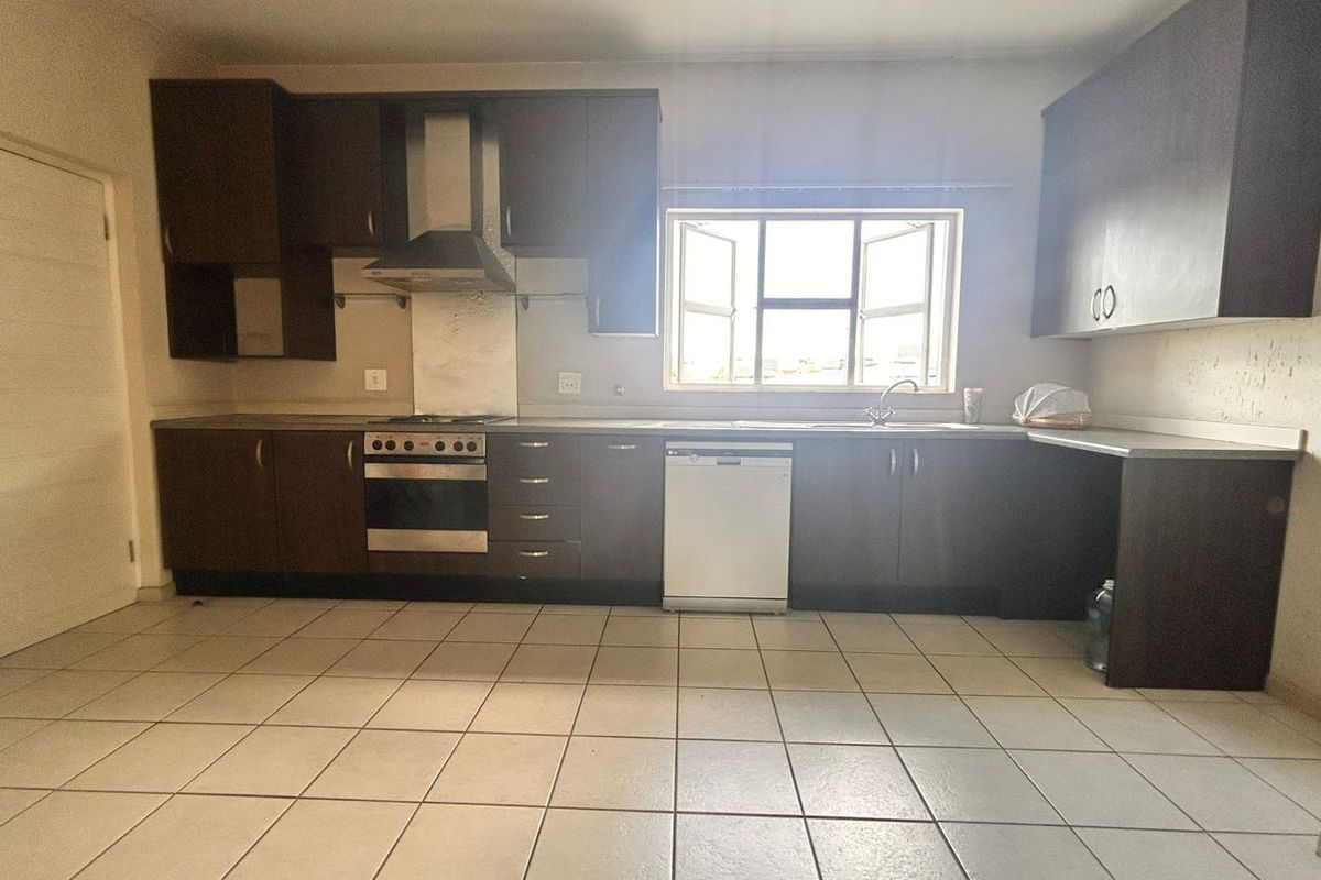 Apartment For Sale in Lonehill - Photo 3