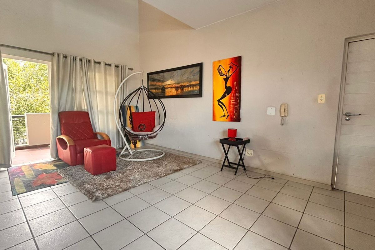 Apartment For Sale in Lonehill - Photo 5