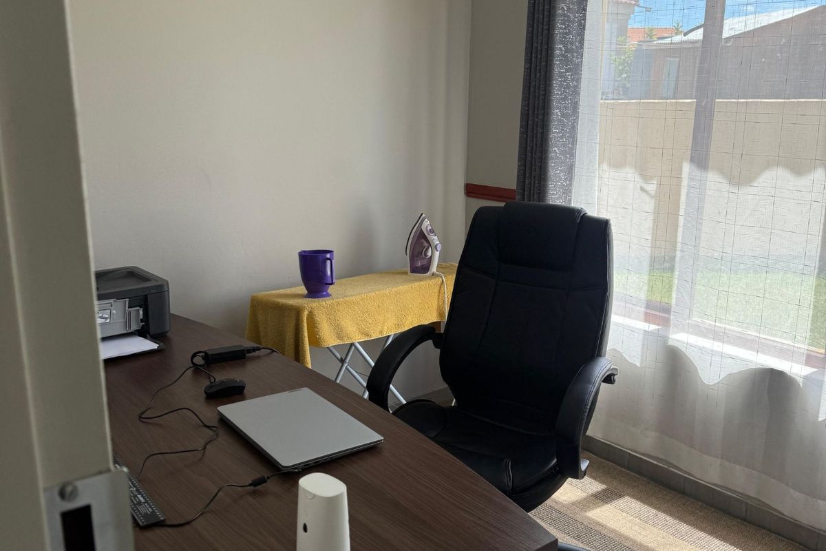 House For Sale in Jackaroo Park - Photo 5