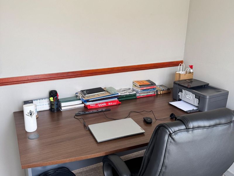 House For Sale in Jackaroo Park - Photo 4