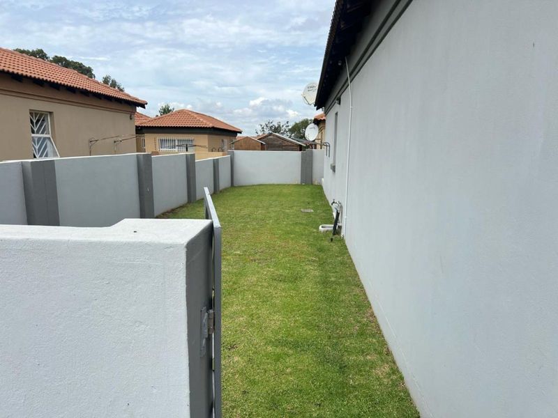 Townhouse For Sale in Reyno Ridge - Photo 4