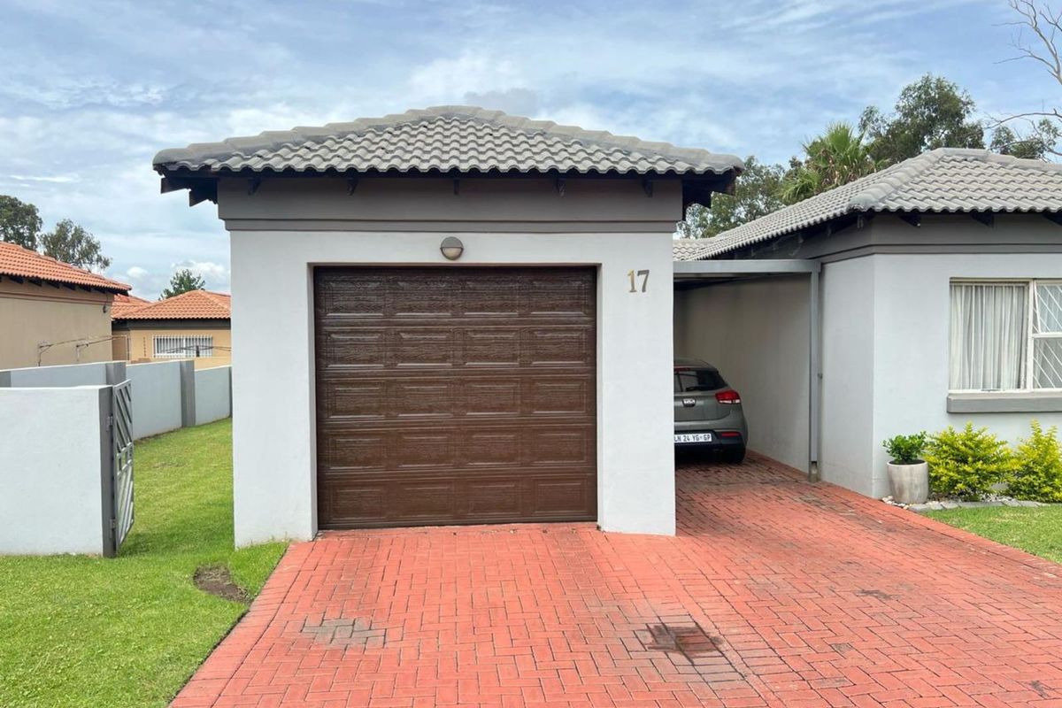 Townhouse For Sale in Reyno Ridge - Photo 5