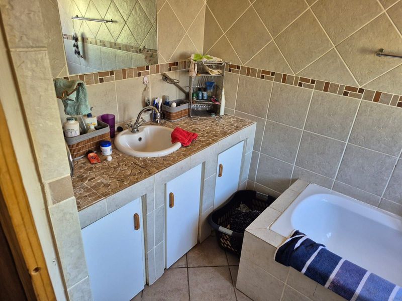Townhouse For Sale in Kuruman Central - Photo 8