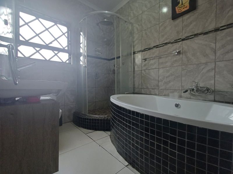 House For Sale in Flamwood - Photo 10