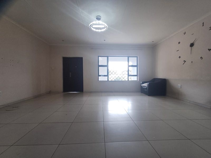 House For Sale in Flamwood - Photo 5