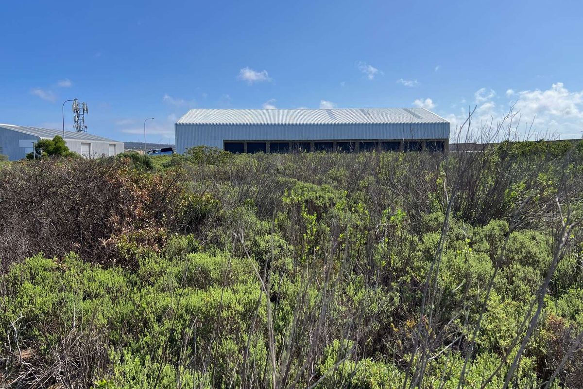 Industrial For Sale in Kwanonqaba - Photo 2