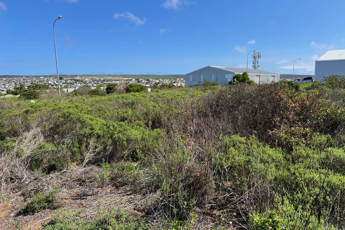 Industrial For Sale in Kwanonqaba - Photo 3