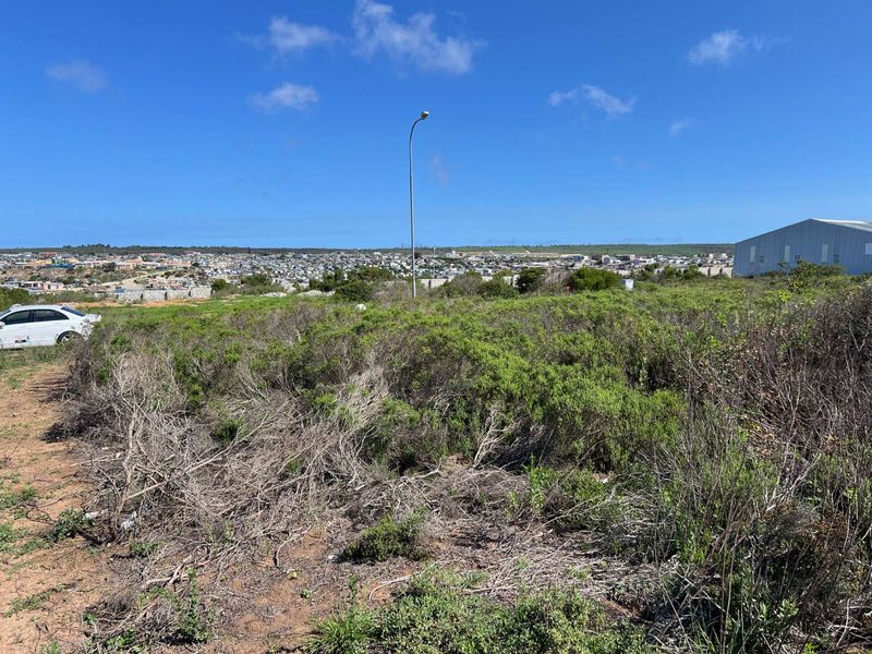 Industrial For Sale in Kwanonqaba - Photo 4