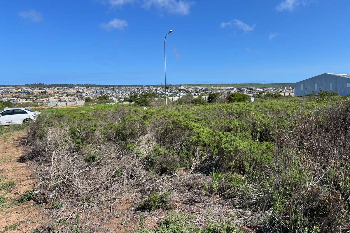 Industrial For Sale in Kwanonqaba - Photo 4