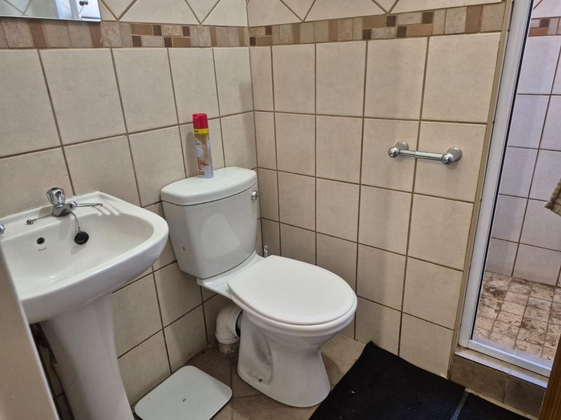 Townhouse For Sale in Kuruman Central - Photo 6