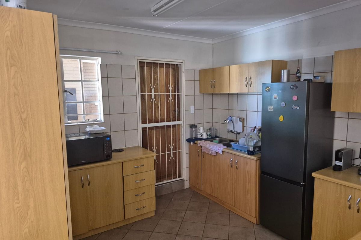 Townhouse For Sale in Kuruman Central - Photo 2