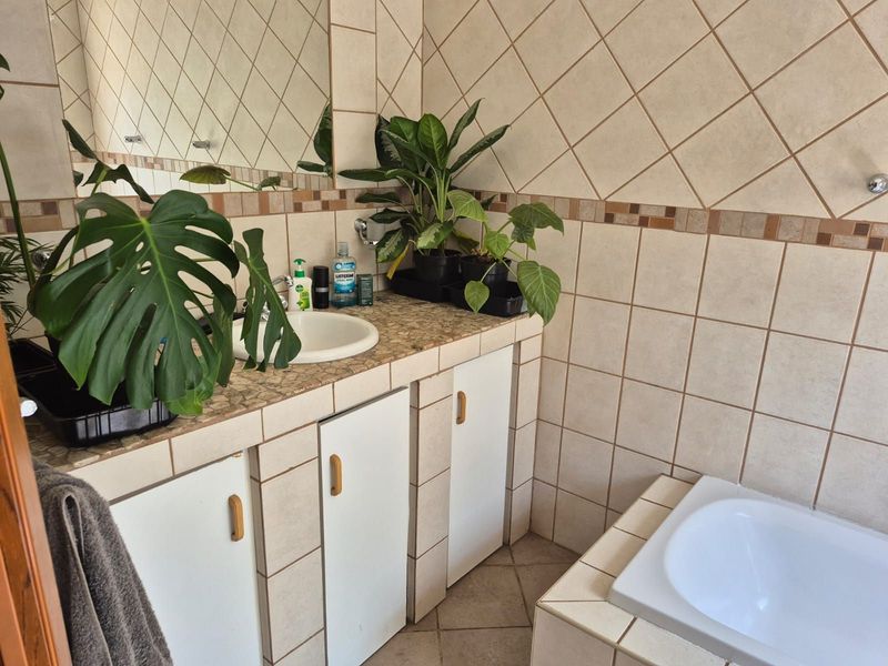 Townhouse For Sale in Kuruman Central - Photo 8