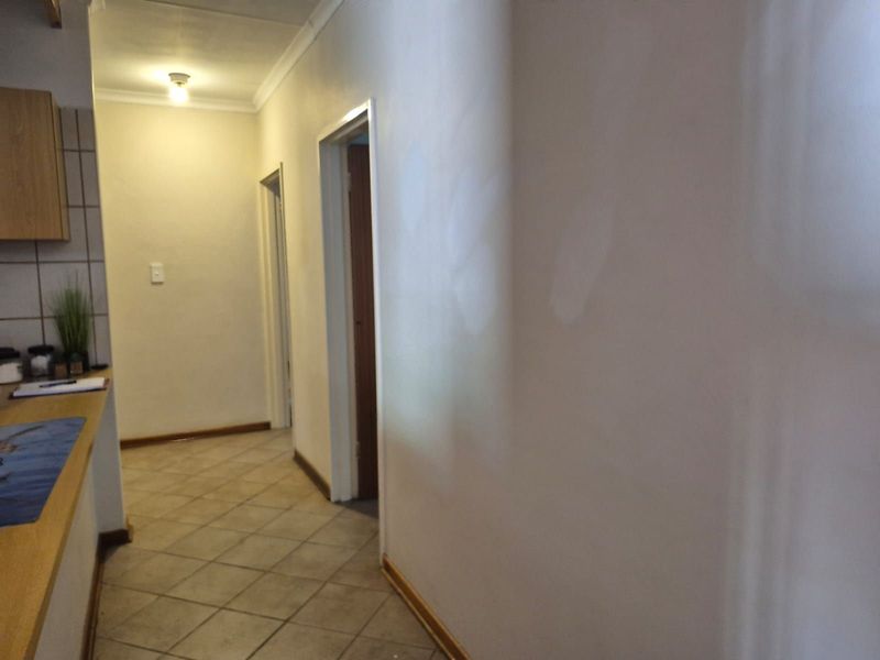 Townhouse For Sale in Kuruman Central - Photo 4