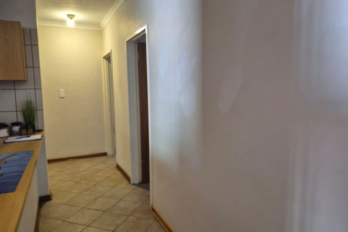 Townhouse For Sale in Kuruman Central - Photo 4
