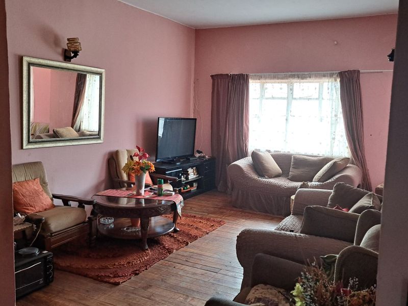 Apartment For Sale in North End - Photo 2