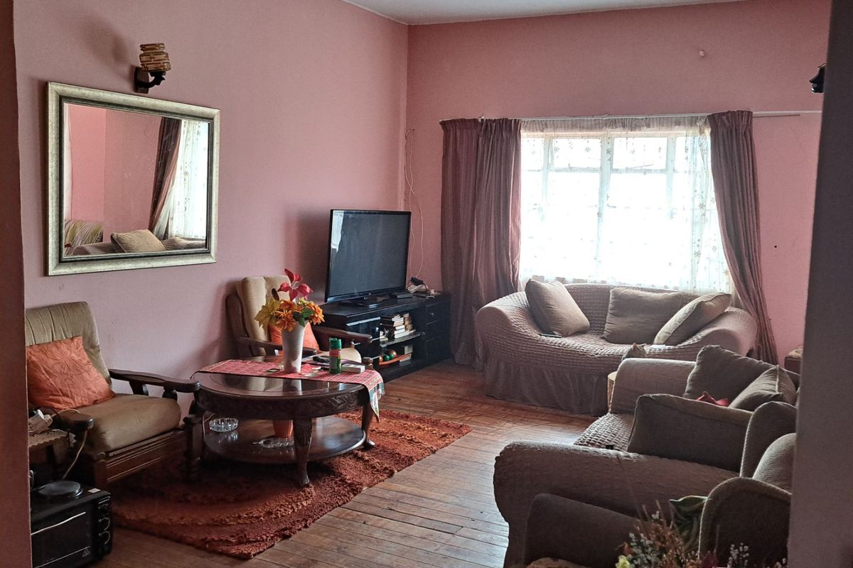 Apartment For Sale in North End - Photo 2