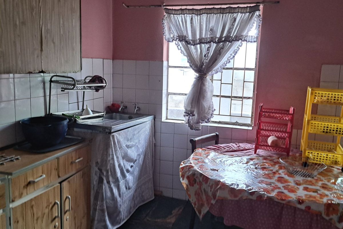 Apartment For Sale in North End - Photo 5