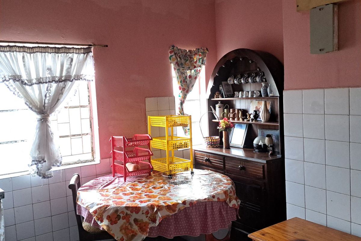 Apartment For Sale in North End - Photo 4