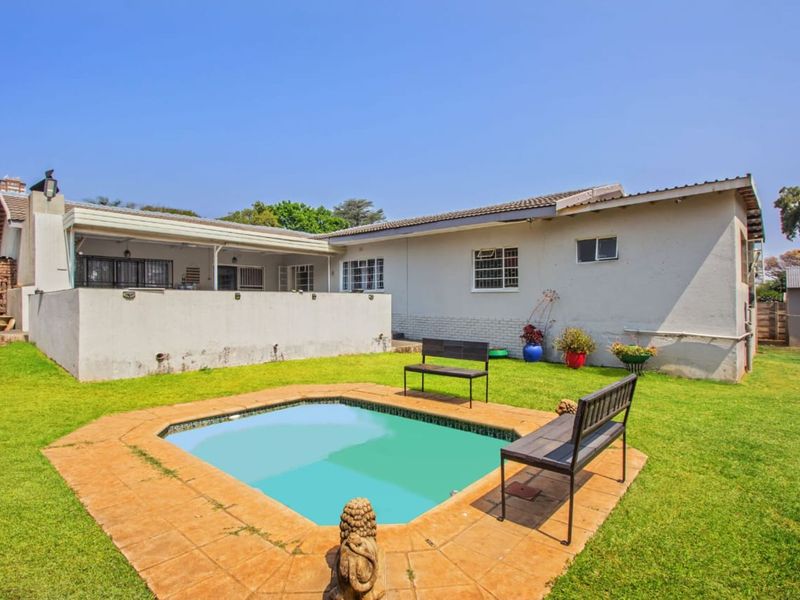 House For Sale in Meyerspark - Photo 2