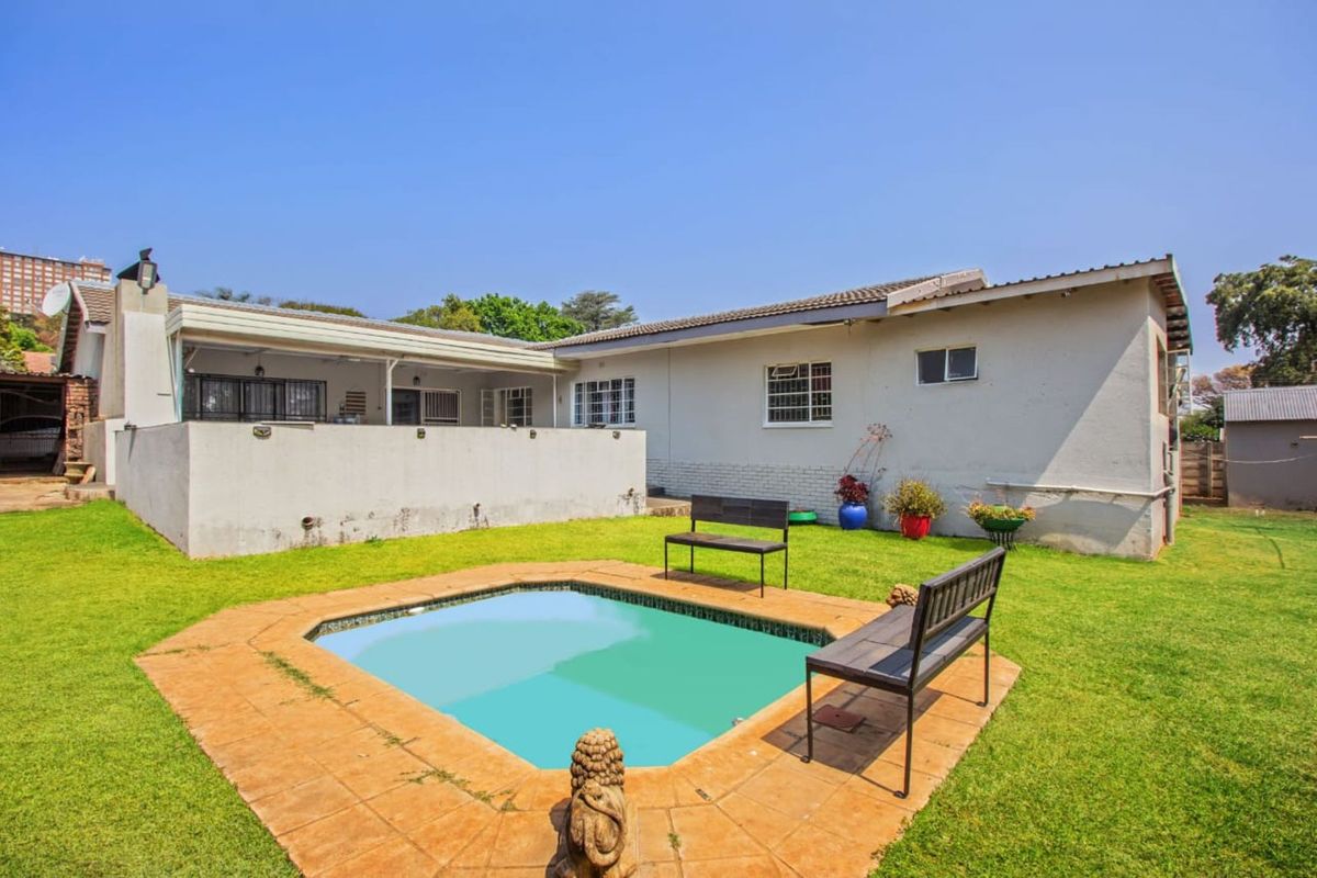 House For Sale in Meyerspark - Photo 2
