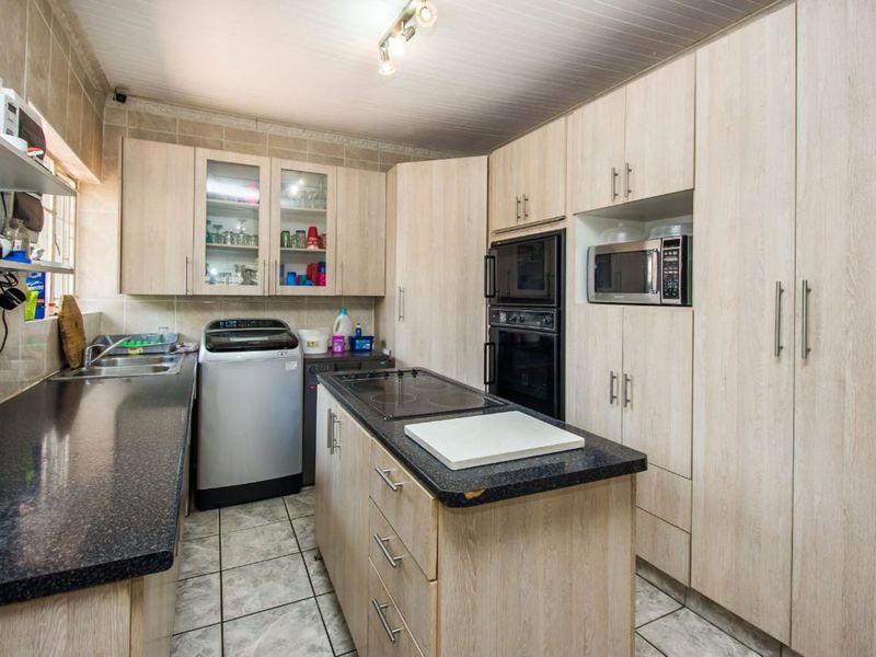 House For Sale in Meyerspark - Photo 5