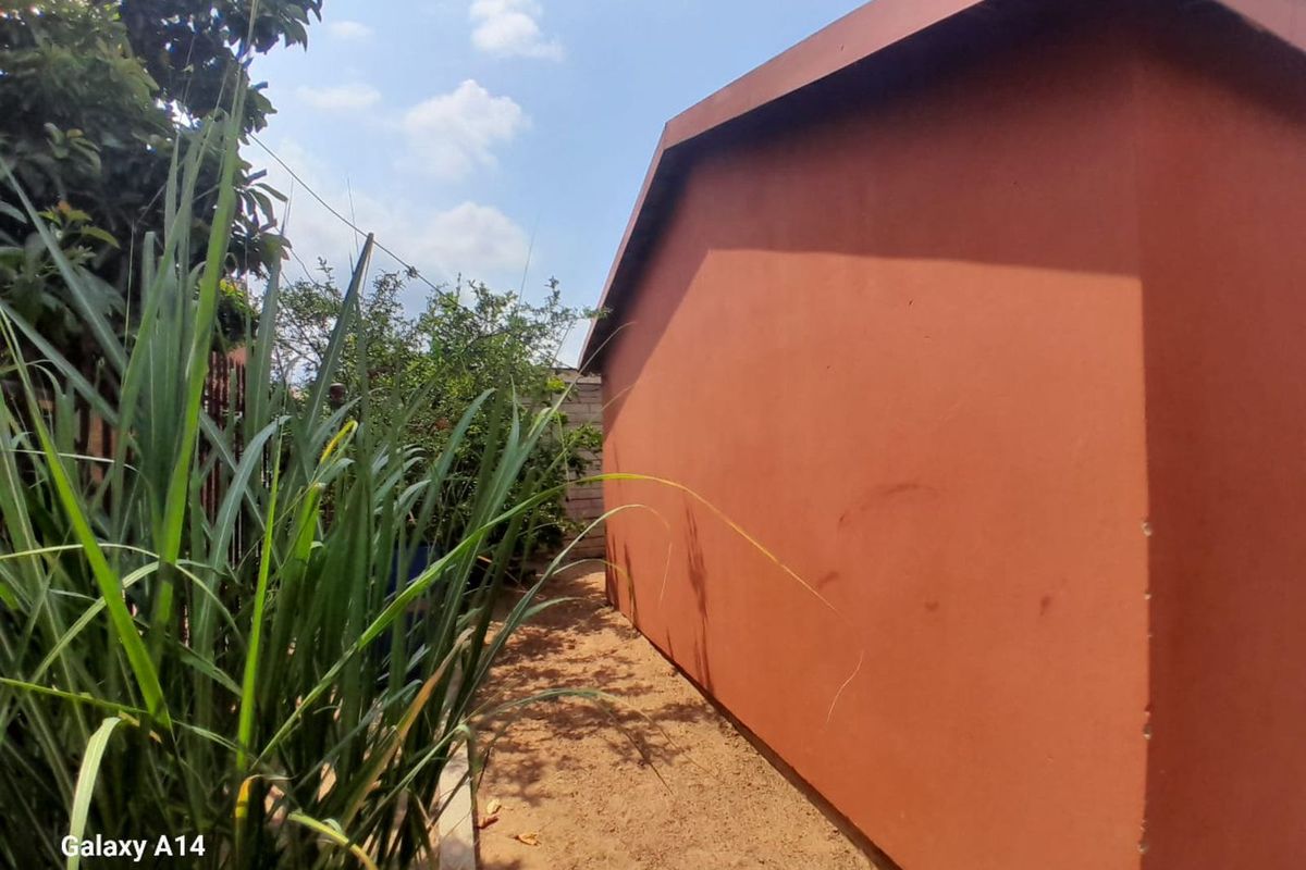 House For Sale in Hammanskraal Central - Photo 5