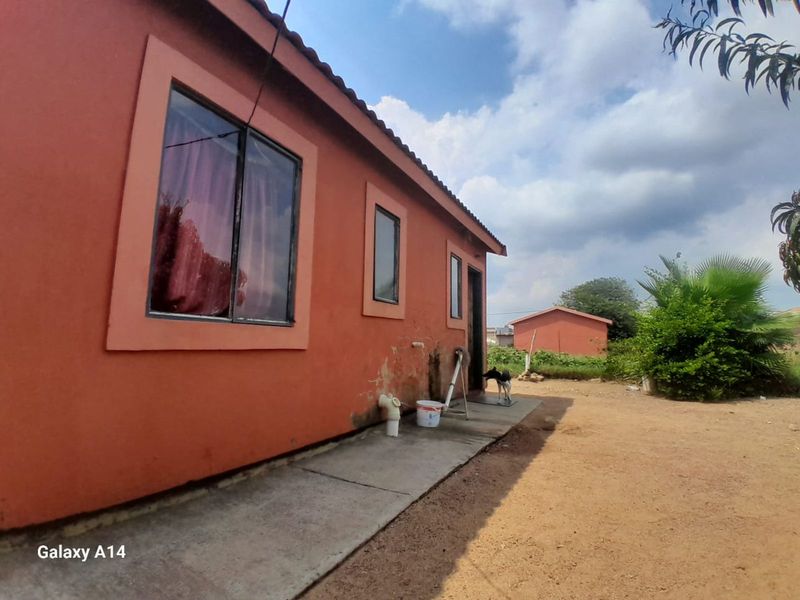 House For Sale in Hammanskraal Central - Photo 2