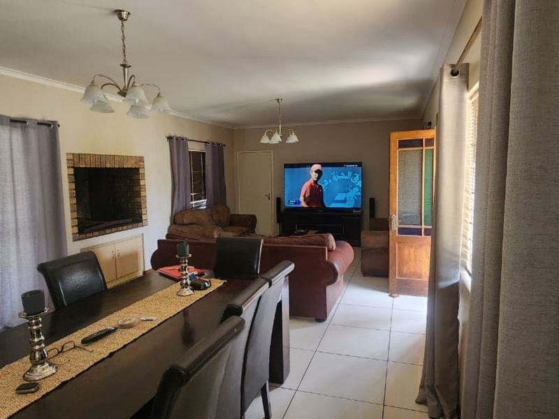 House For Sale in Tafelzicht - Photo 2