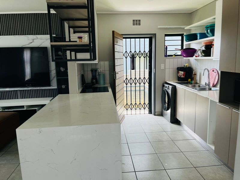 House For Sale in Lotus Gardens - Photo 2