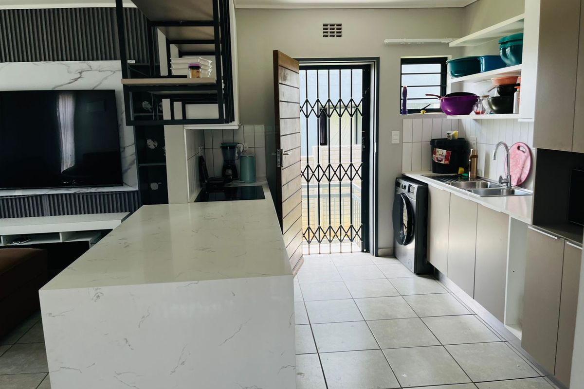 House For Sale in Lotus Gardens - Photo 2