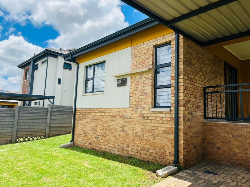 House For Sale in Lotus Gardens - Photo 7