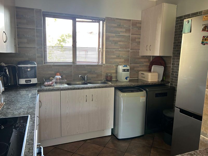 Apartment For Sale in Paulshof - Photo 9