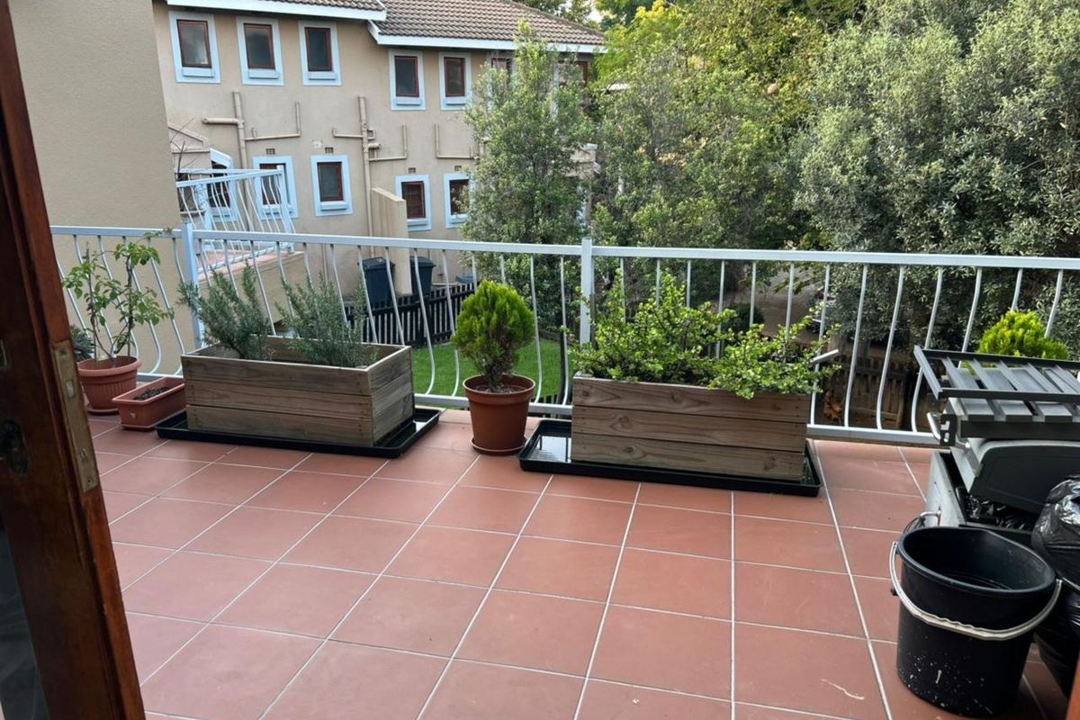 Apartment For Sale in Paulshof - Photo 2