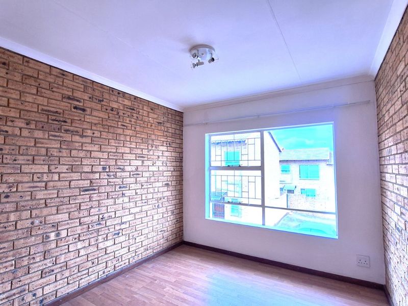 Apartment For Sale in Rangeview - Photo 9