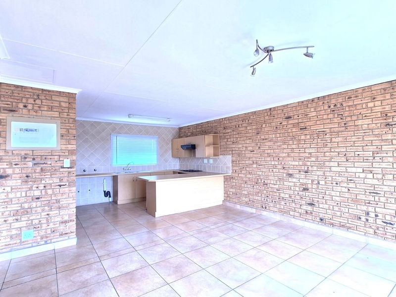 Apartment For Sale in Rangeview - Photo 5