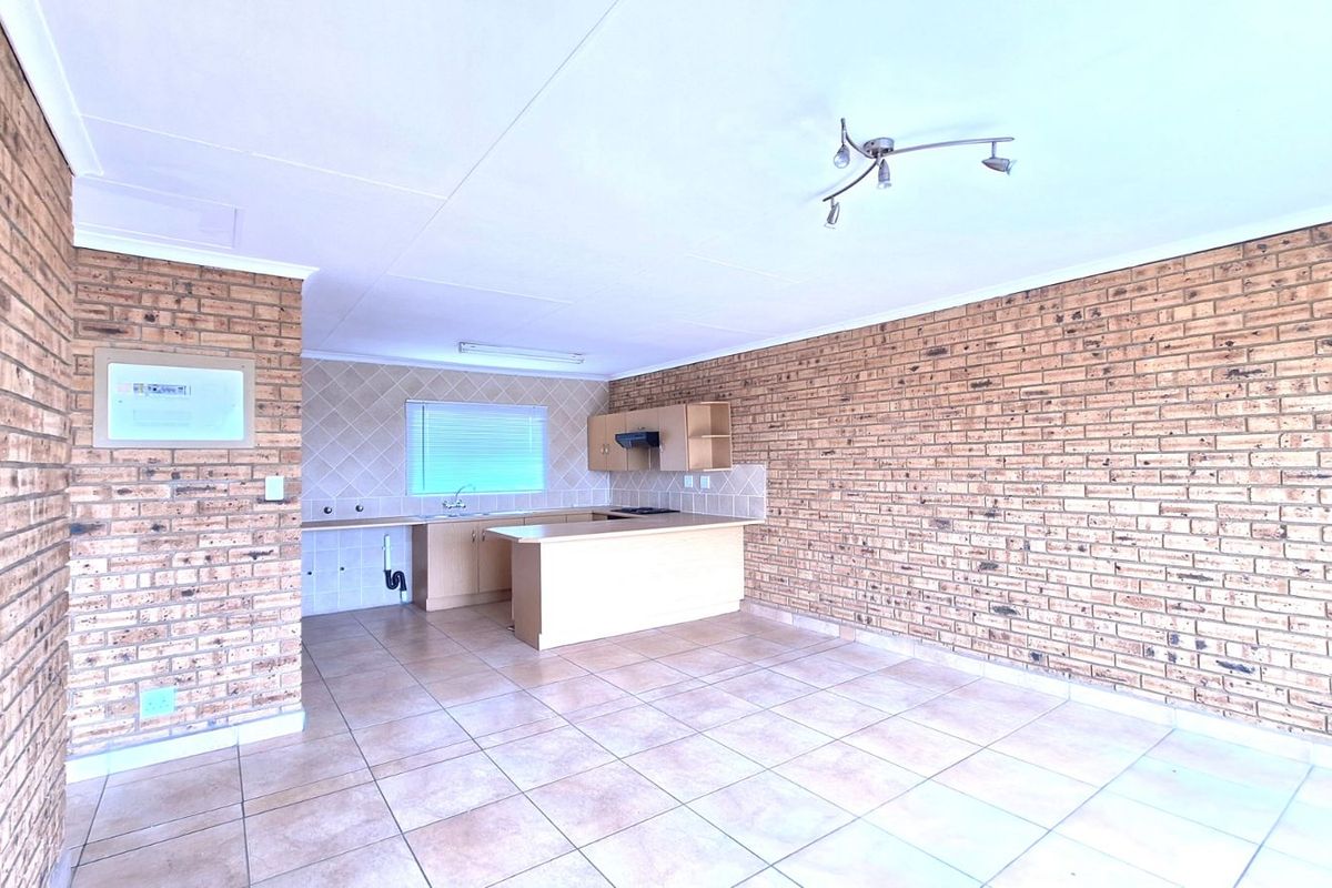 Apartment For Sale in Rangeview - Photo 5