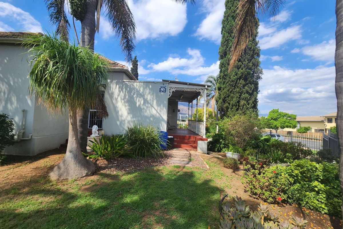 House For Sale in Ashton Central - Photo 2