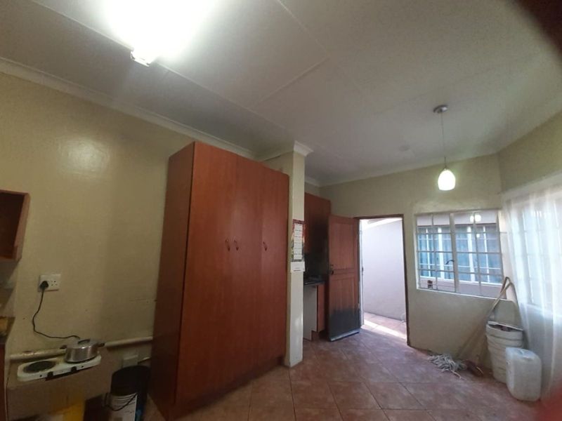 House For Sale in Lyttelton Manor - Photo 5