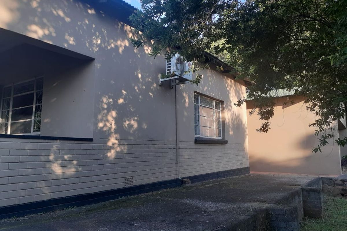 House For Sale in Lyttelton Manor - Photo 2