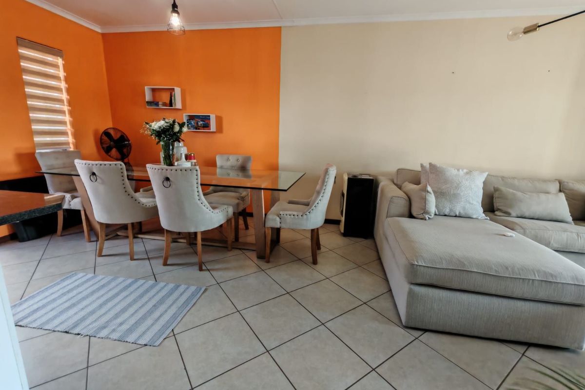 Townhouse For Sale in Monavoni - Photo 5