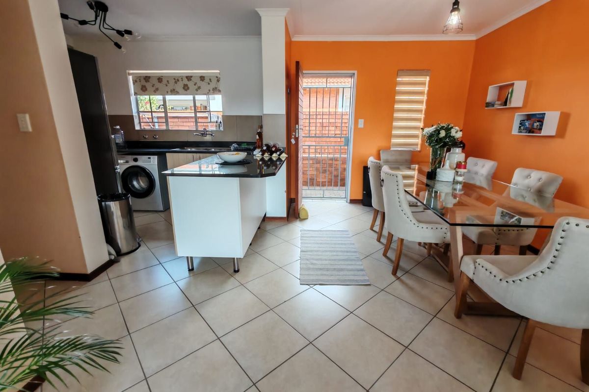 Townhouse For Sale in Monavoni - Photo 4