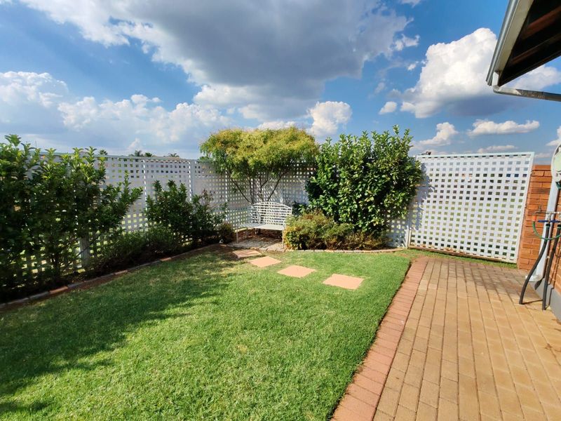 Townhouse For Sale in Monavoni - Photo 2