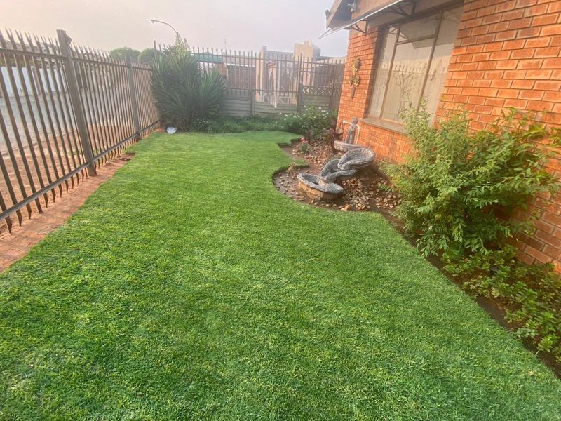 House For Sale in Northview - Photo 5