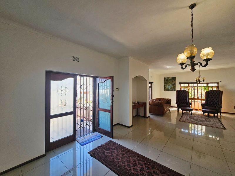 House For Sale in Wilderness Central - Photo 2