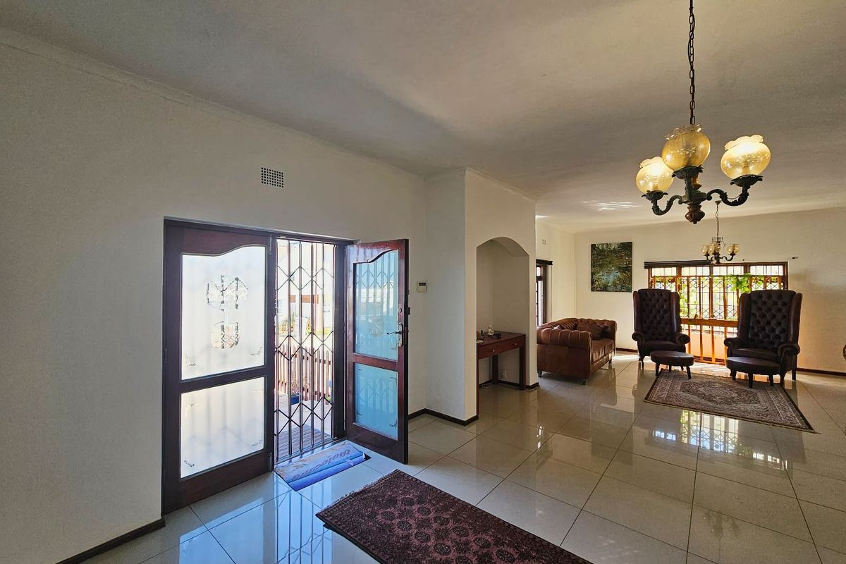 House For Sale in Wilderness Central - Photo 2